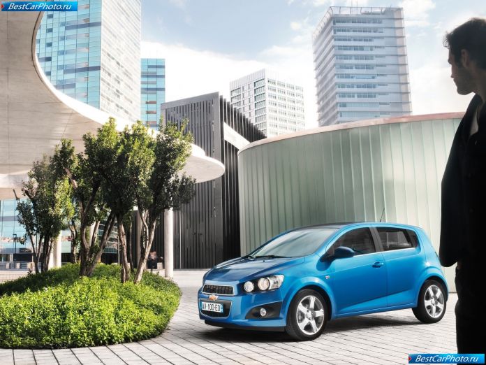 2011 Chevrolet Aveo - фотография 17 из 63