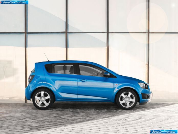 2011 Chevrolet Aveo - фотография 21 из 63