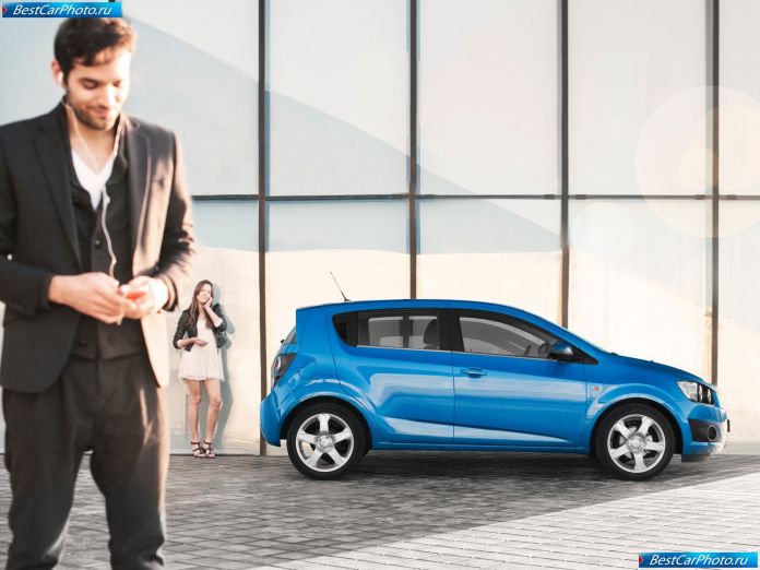 2011 Chevrolet Aveo - фотография 28 из 63