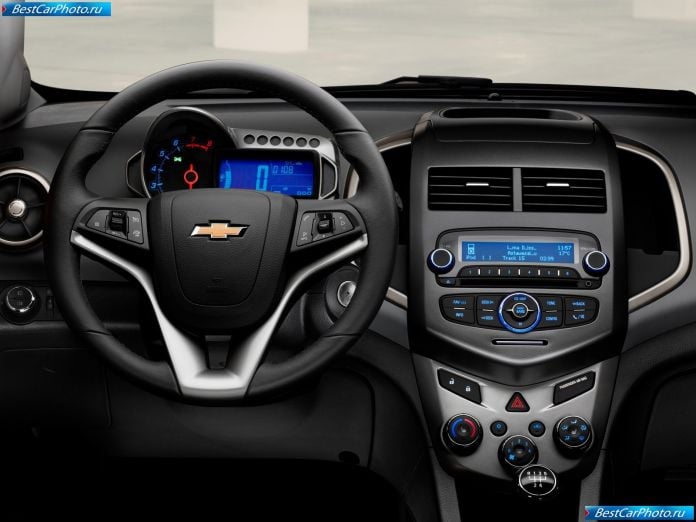 2011 Chevrolet Aveo - фотография 43 из 63