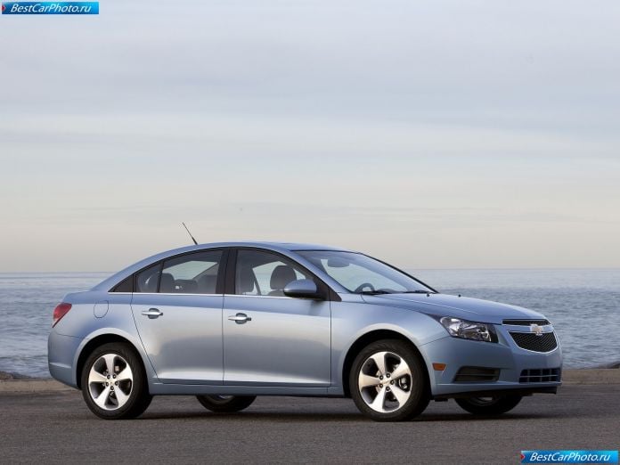 2011 Chevrolet Cruze - фотография 21 из 147