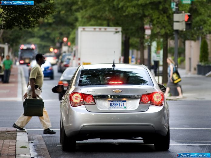 2011 Chevrolet Cruze - фотография 103 из 147