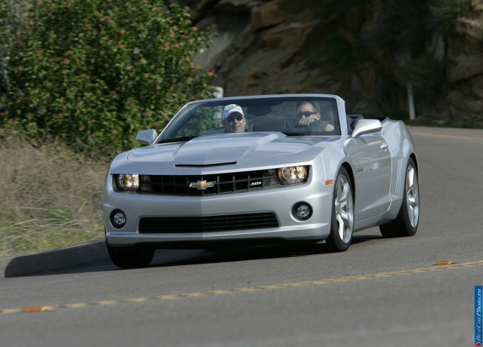 2011 Chevrolet Camaro Convertible - фотография 4 из 33