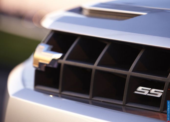 2011 Chevrolet Camaro Convertible - фотография 28 из 33