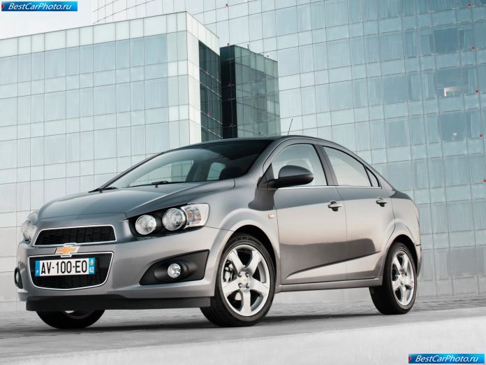 2012 Chevrolet Aveo Sedan - фотография 6 из 55