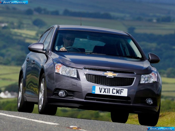 2012 Chevrolet Cruze Hatchback - фотография 9 из 73
