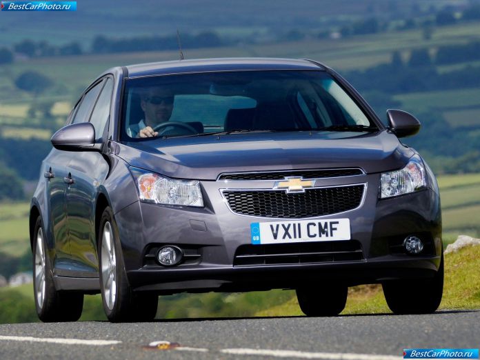 2012 Chevrolet Cruze Hatchback - фотография 10 из 73