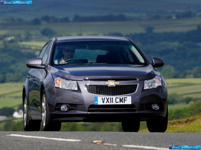 2012 Chevrolet Cruze Hatchback - фотография 11 из 73