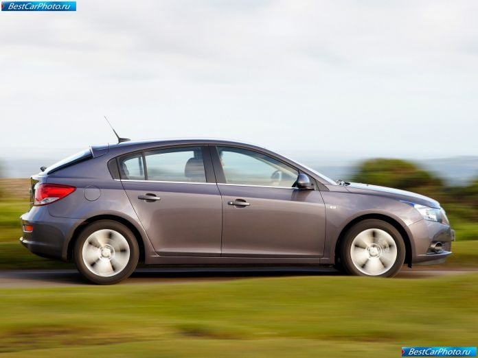 2012 Chevrolet Cruze Hatchback - фотография 20 из 73