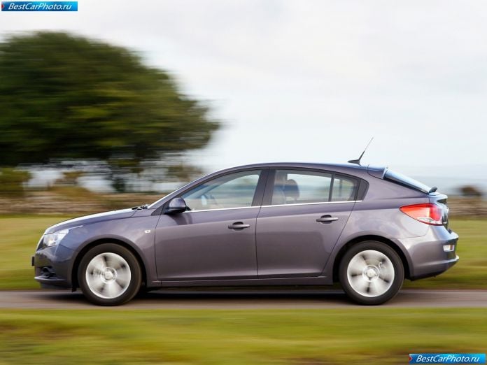 2012 Chevrolet Cruze Hatchback - фотография 22 из 73