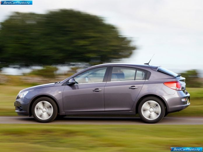 2012 Chevrolet Cruze Hatchback - фотография 24 из 73