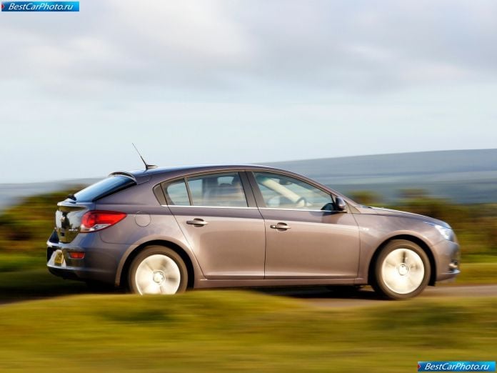 2012 Chevrolet Cruze Hatchback - фотография 26 из 73