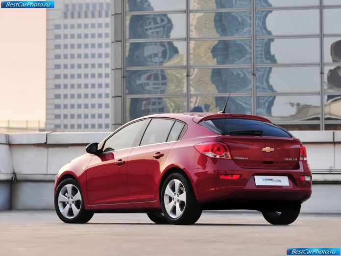 2012 Chevrolet Cruze Hatchback - фотография 37 из 73
