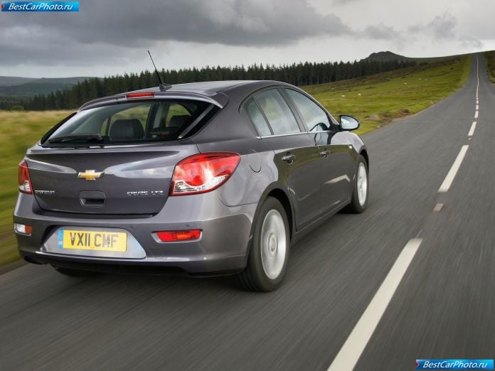 2012 Chevrolet Cruze Hatchback - фотография 42 из 73