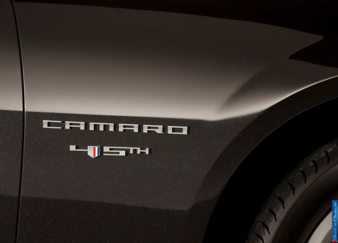 2012 Chevrolet Camaro 45th Anniversary Edition - фотография 8 из 8 2012 Chevrolet Camaro 45th Anniversary Edition - фотография 8 из 8