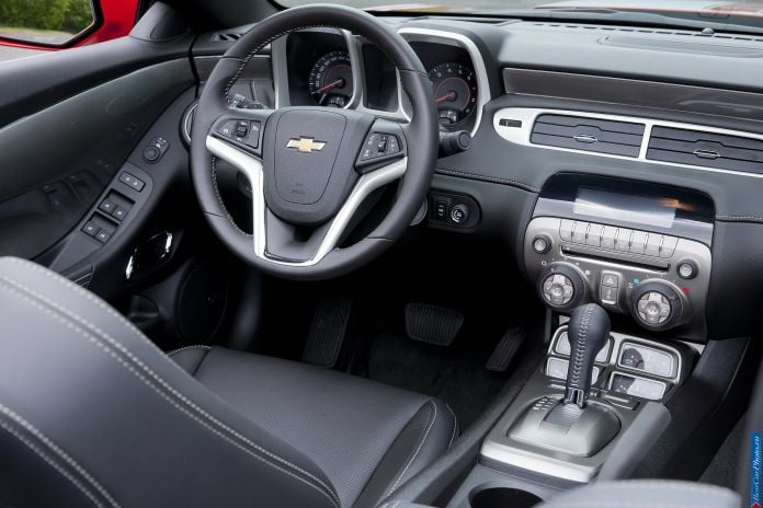 2012 Chevrolet Camaro Convertible EU Version - фотография 19 из 51