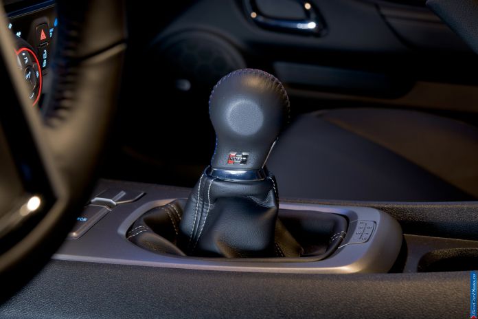 2012 Chevrolet Camaro EU Version - фотография 91 из 99