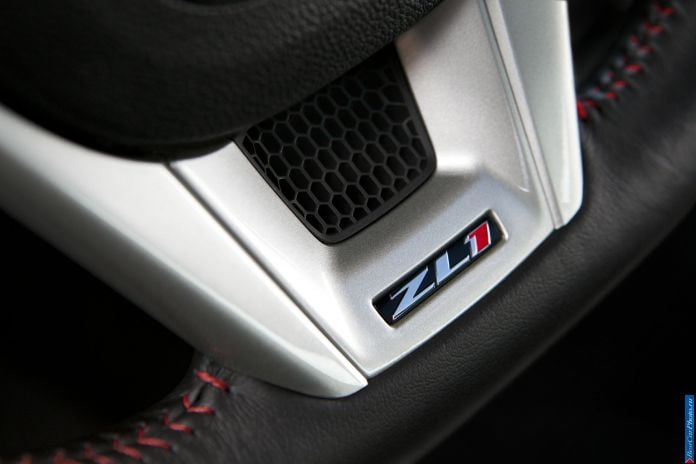 2012 Chevrolet Camaro ZL1 - фотография 17 из 18