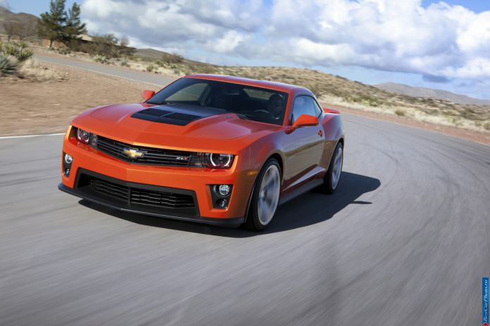 2013 Chevrolet Camaro ZL1 Convertible - фотография 2 из 70 2013 Chevrolet Camaro ZL1 Convertible - фотография 2 из 70