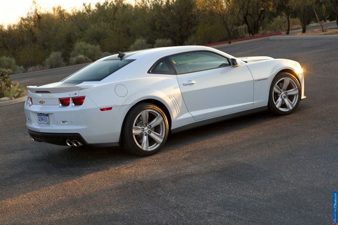 2013 Chevrolet Camaro ZL1 Convertible - фотография 6 из 70