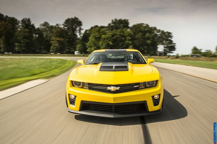 2013 Chevrolet Camaro ZL1 Convertible - фотография 15 из 70