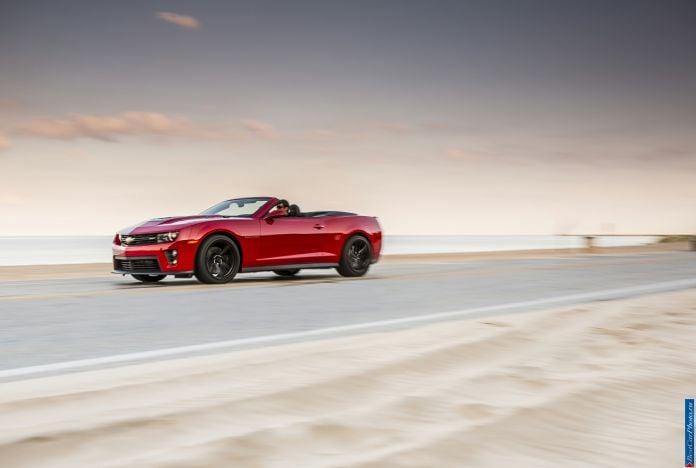 2013 Chevrolet Camaro ZL1 Convertible - фотография 29 из 70