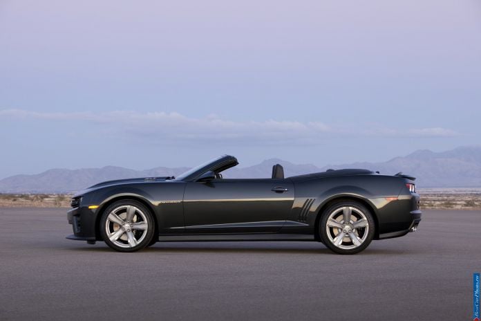 2013 Chevrolet Camaro ZL1 Convertible - фотография 55 из 70