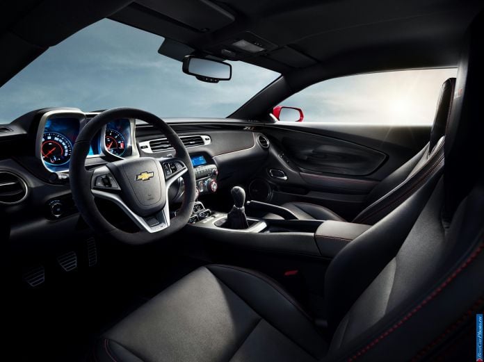 2013 Chevrolet Camaro ZL1 Convertible - фотография 65 из 70