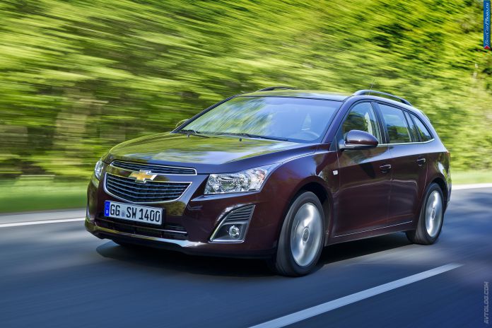 2013 Chevrolet Cruze Station Wagon - фотография 2 из 82