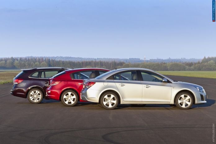 2013 Chevrolet Cruze Station Wagon - фотография 10 из 82
