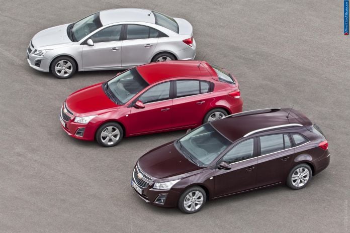 2013 Chevrolet Cruze Station Wagon - фотография 12 из 82