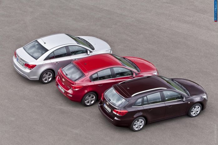 2013 Chevrolet Cruze Station Wagon - фотография 15 из 82