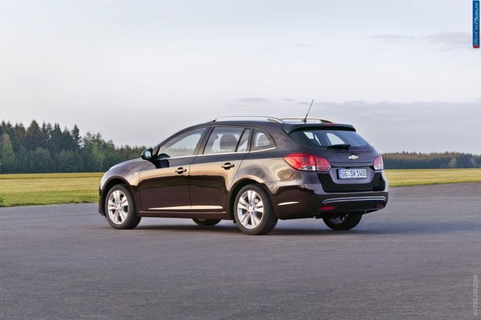 2013 Chevrolet Cruze Station Wagon - фотография 32 из 82