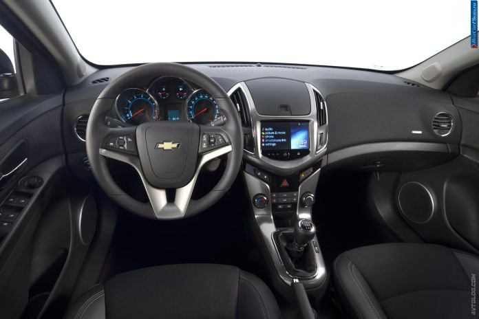 2013 Chevrolet Cruze Station Wagon - фотография 34 из 82