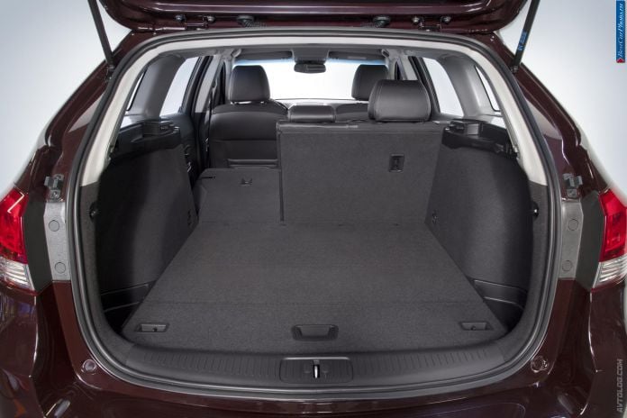 2013 Chevrolet Cruze Station Wagon - фотография 36 из 82
