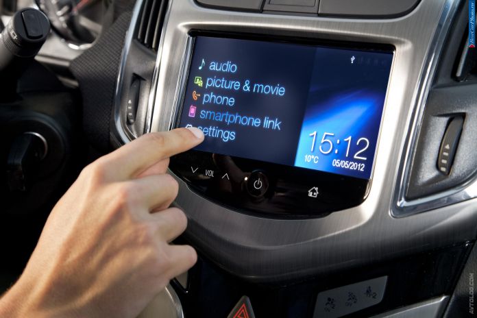 2013 Chevrolet Cruze Station Wagon - фотография 43 из 82