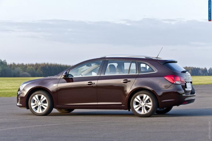 2013 Chevrolet Cruze Station Wagon - фотография 47 из 82