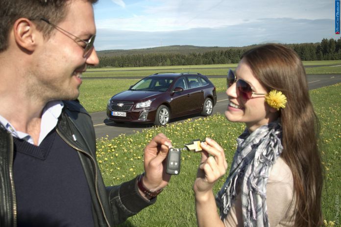 2013 Chevrolet Cruze Station Wagon - фотография 52 из 82