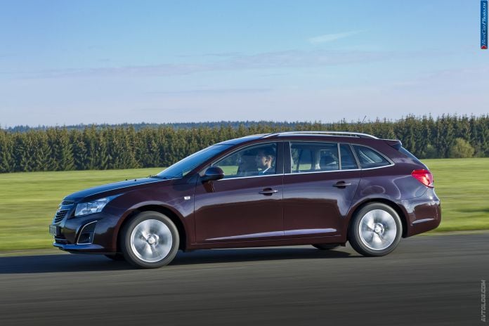 2013 Chevrolet Cruze Station Wagon - фотография 68 из 82