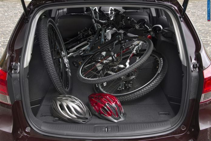 2013 Chevrolet Cruze Station Wagon - фотография 70 из 82