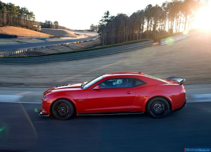 2014 Chevrolet Camaro Z28 - фотография 16 из 52