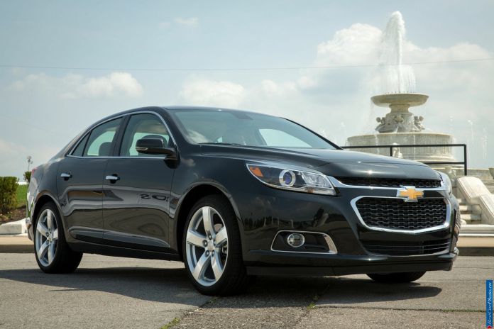 2014 Chevrolet Malibu - фотография 2 из 15