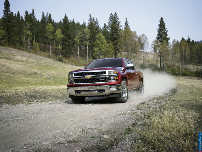 2014 Chevrolet Silverado - фотография 2 из 33