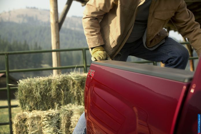 2014 Chevrolet Silverado - фотография 18 из 33