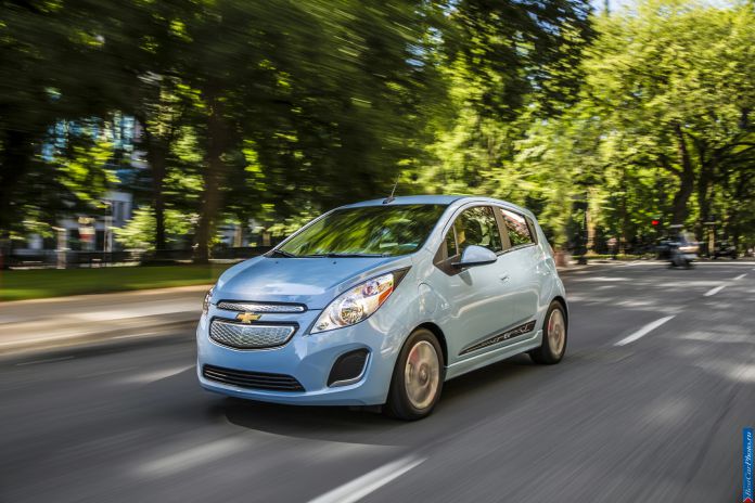 2014 Chevrolet Spark EV - фотография 1 из 45