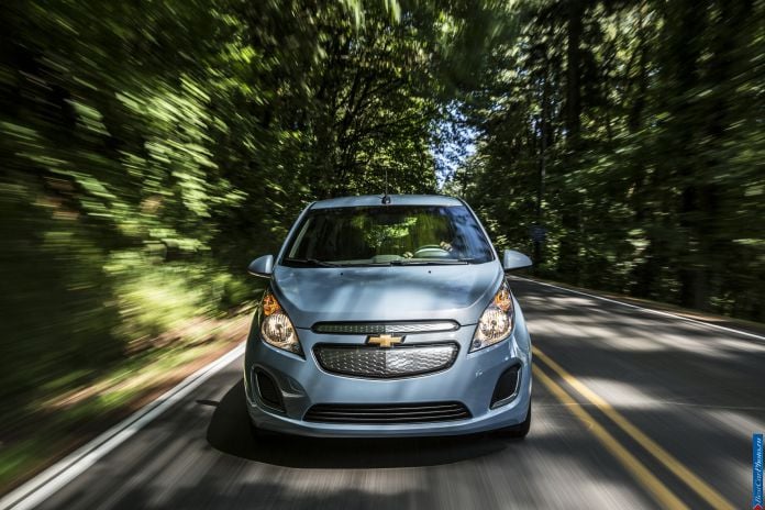 2014 Chevrolet Spark EV - фотография 3 из 45