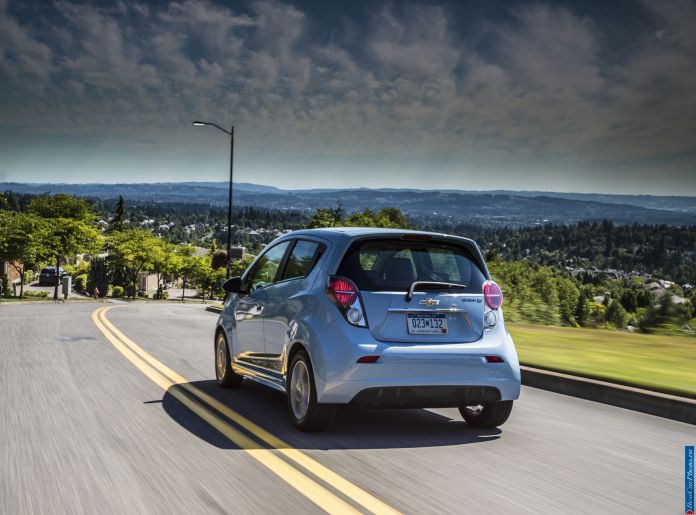 2014 Chevrolet Spark EV - фотография 8 из 45