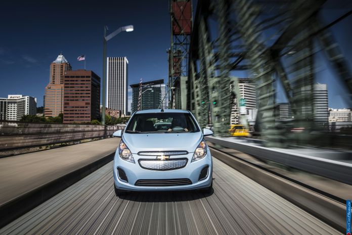 2014 Chevrolet Spark EV - фотография 9 из 45
