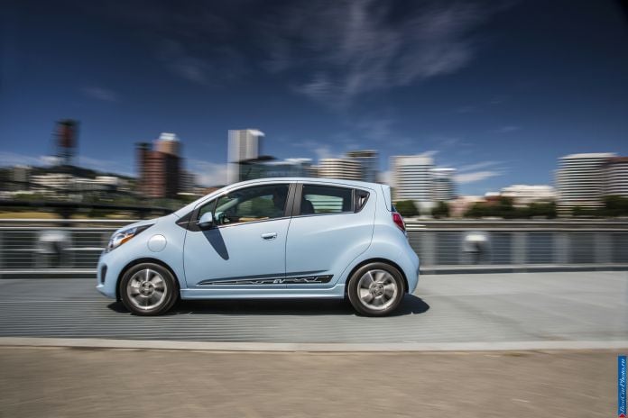 2014 Chevrolet Spark EV - фотография 20 из 45