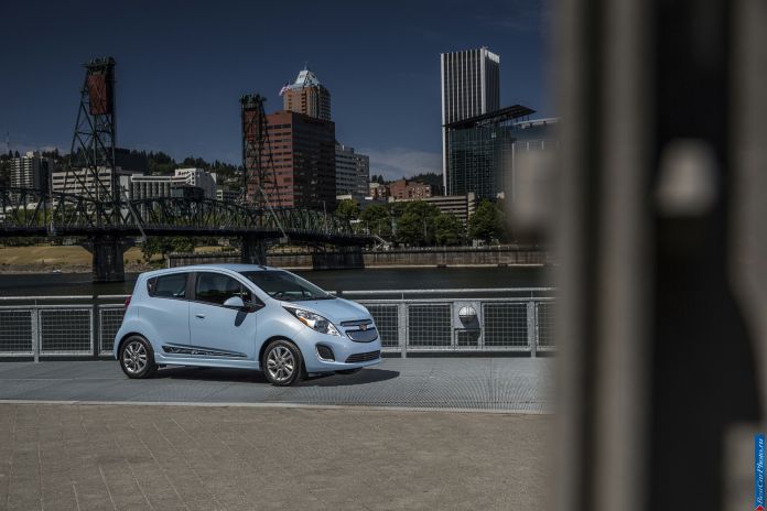 2014 Chevrolet Spark EV - фотография 22 из 45